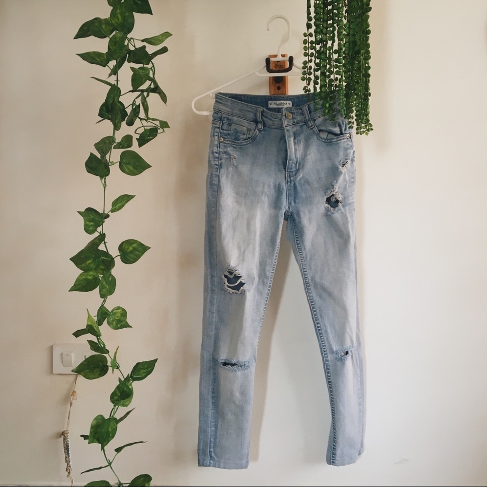 Ripped skinny jeans